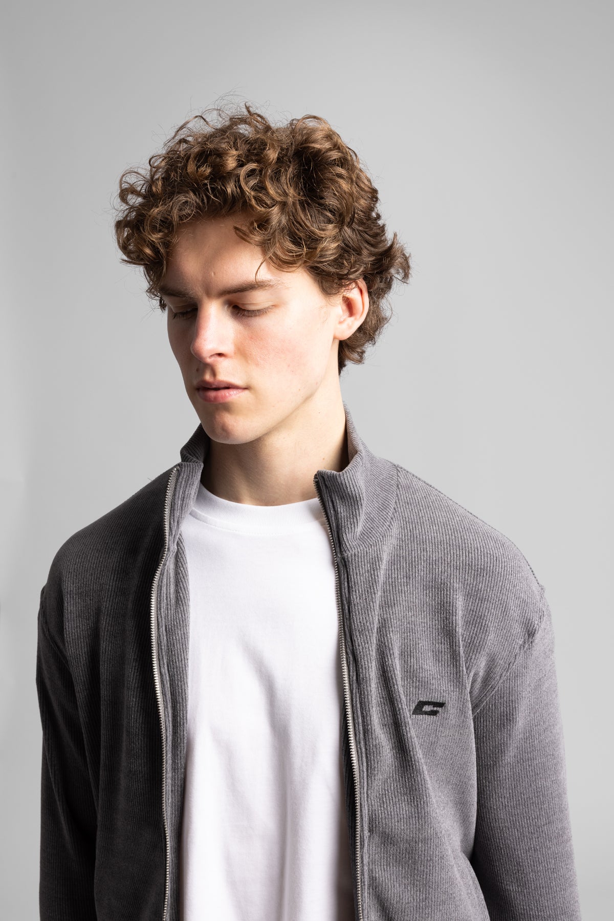 Dik Yaka Fermuarlı Fitilli Sweatshirt