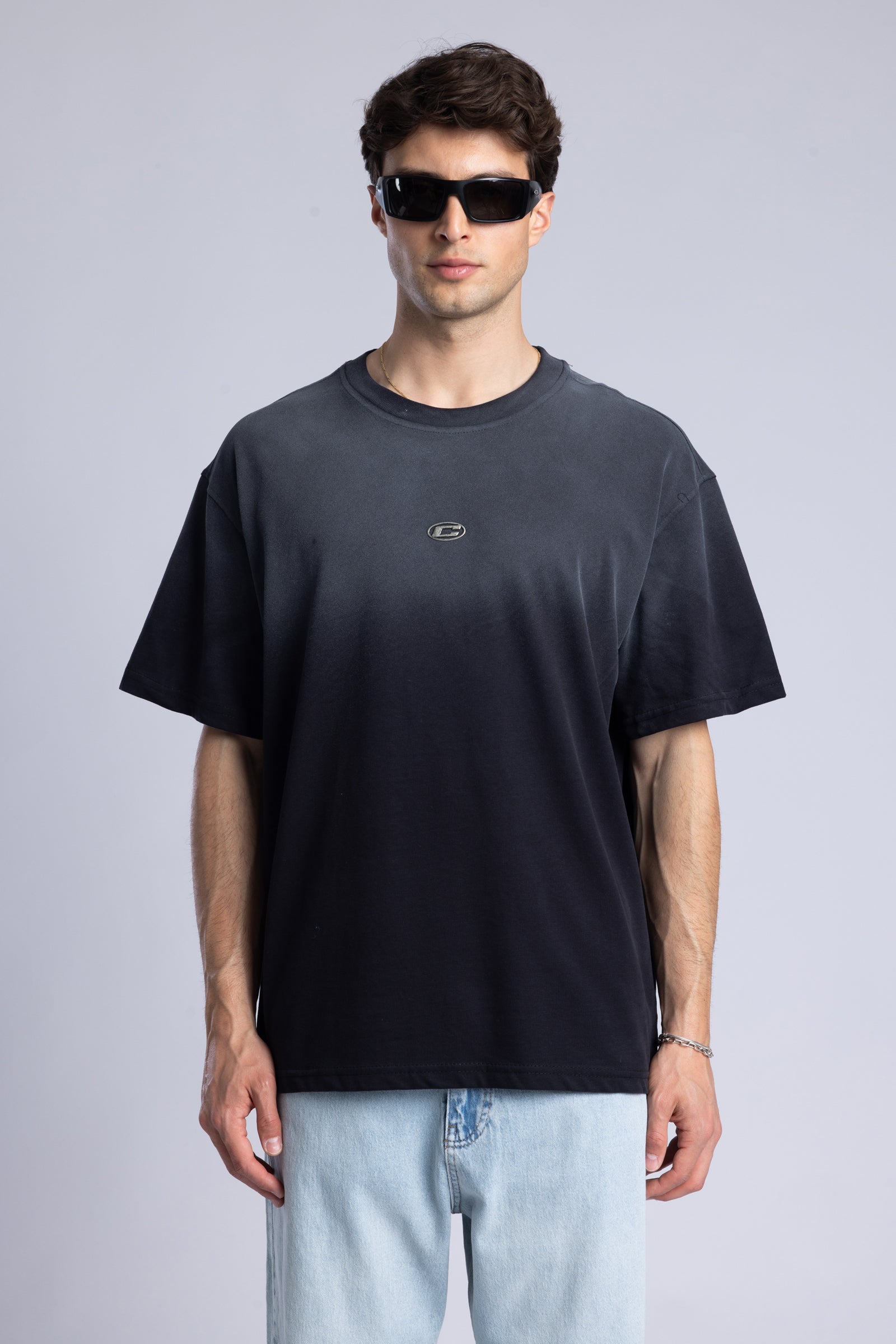 Metal Logo Detaylı Yıkamalı T-shirt