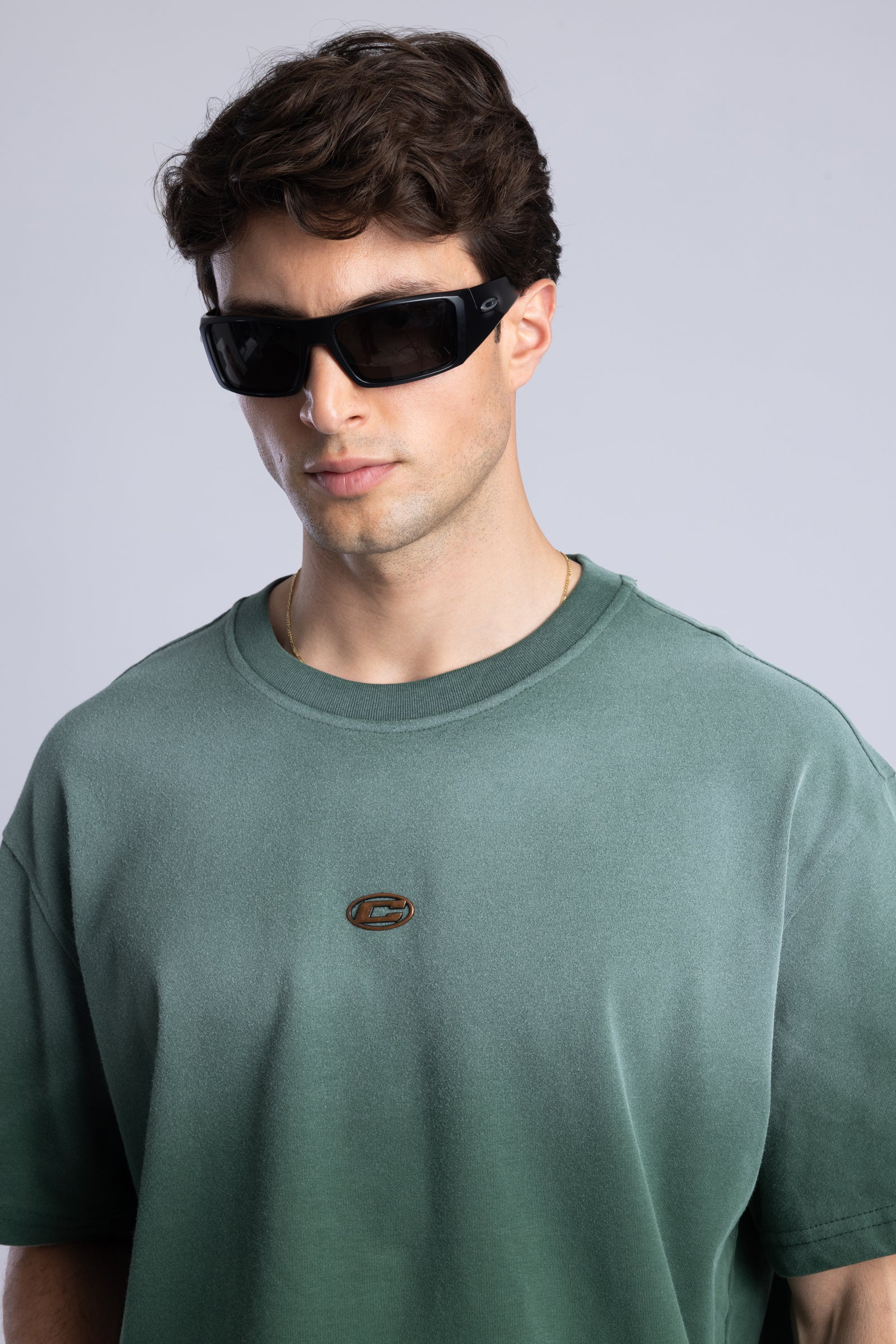 Metal Logo Detaylı Yıkamalı T-shirt