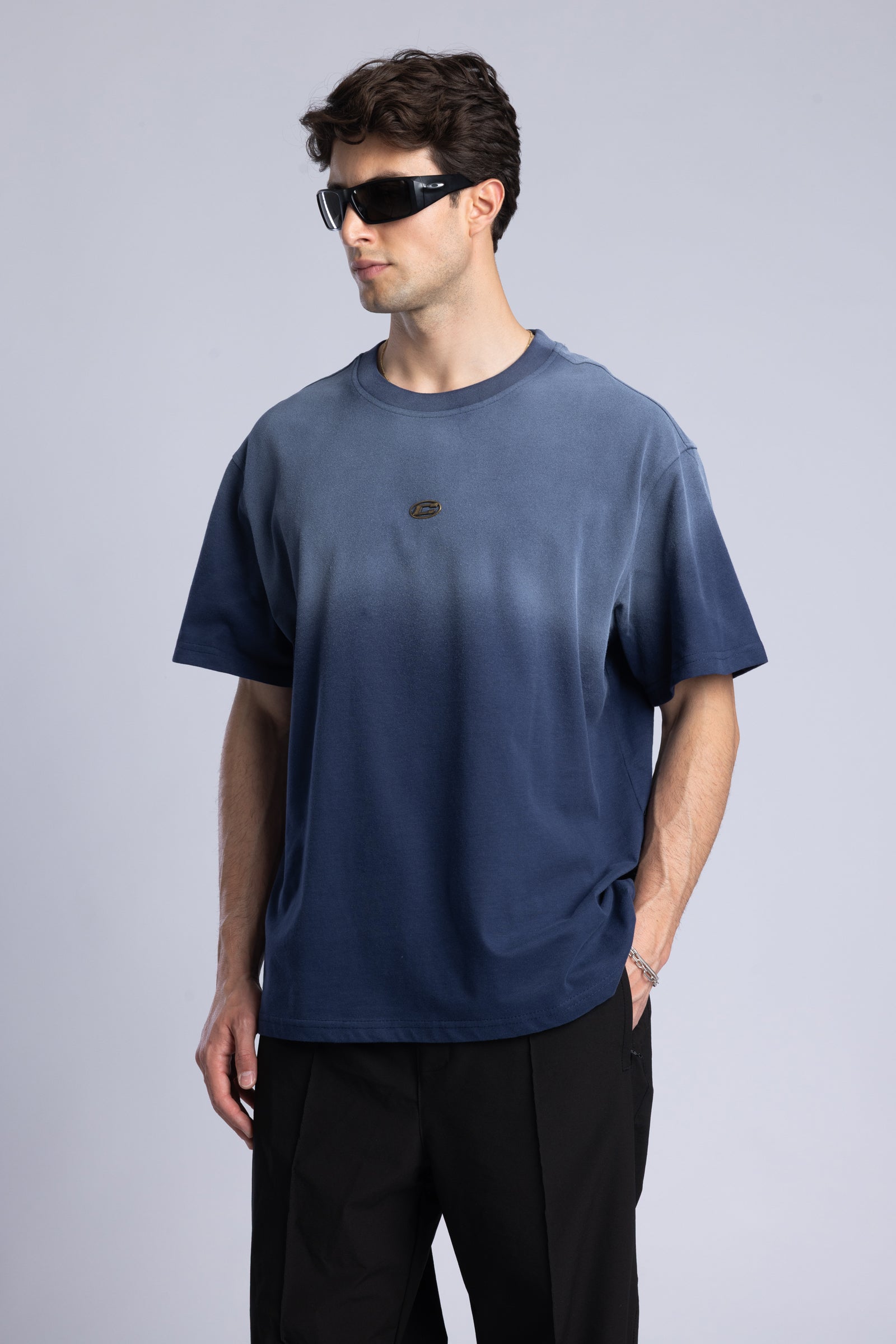 Metal Logo Detaylı Yıkamalı T-shirt